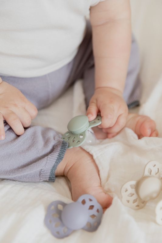 BIBS Infinity Smokk Silicone, Fossil Grey